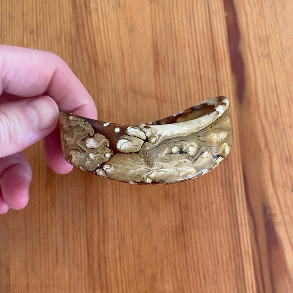 3 for 15$! Vintage Cream and Brown Swirled Plastic Cuff Bracelet